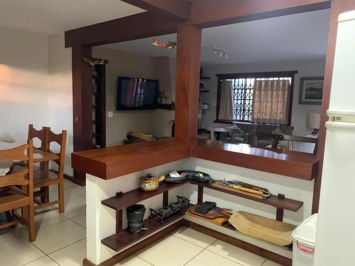 Linda Casa! Aconchegante e com ótima localização Vila Campos do Jordão Brasil