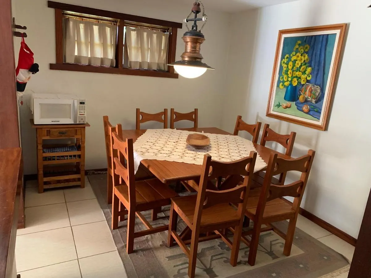 Linda Casa! Aconchegante e com ótima localização Vila Campos do Jordão 0*,